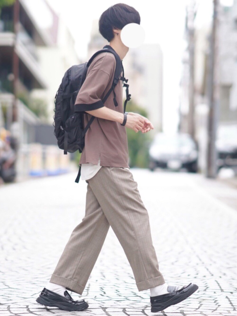 「DOOPZのDOOPZ ルーズレトロサッカーシャツ（ポロシャツ、ブラウン系）」を使った、とっしーさん（メンズ・184cm）の夏コーディネートの1枚目の写真