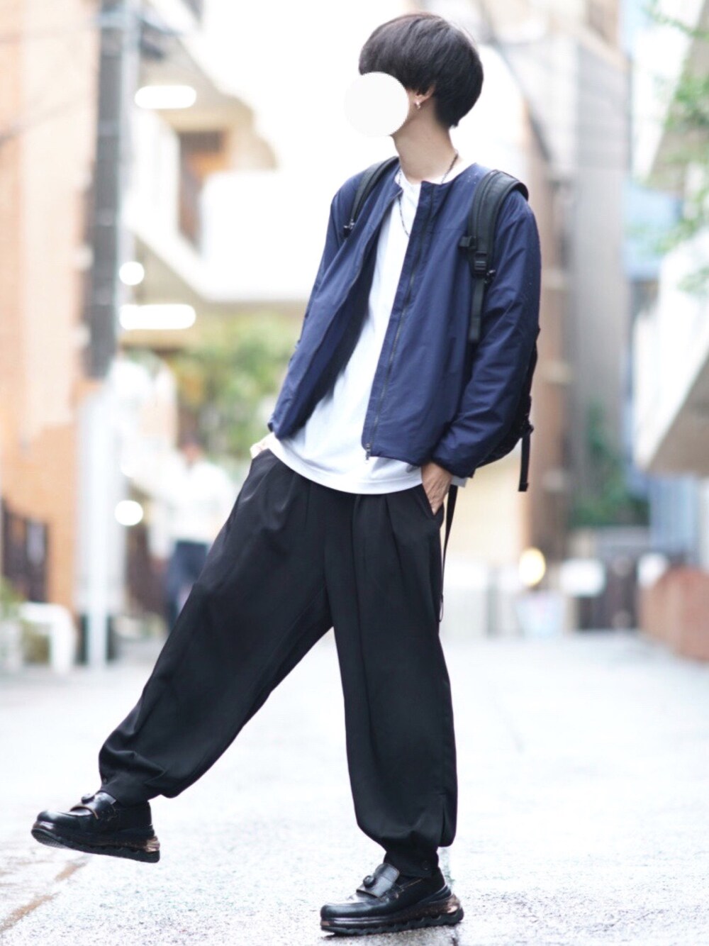 「TIGORAのアイテム（ジャケット/アウター、ブルー系）」を使った、とっしーさん（メンズ・184cm）の秋コーディネートの1枚目の写真