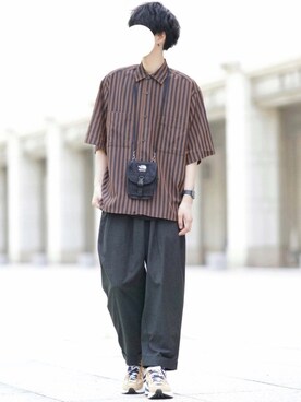 「DOOPZ（ドープス）のアイテム（スラックス）」を使った、とっしーさん（メンズ・184cm）の春コーディネート