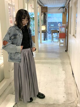 「古着のアイテム（デニムジャケット、ブルー系）」を使った、maiさん（レディース・158cm）の春コーディネート