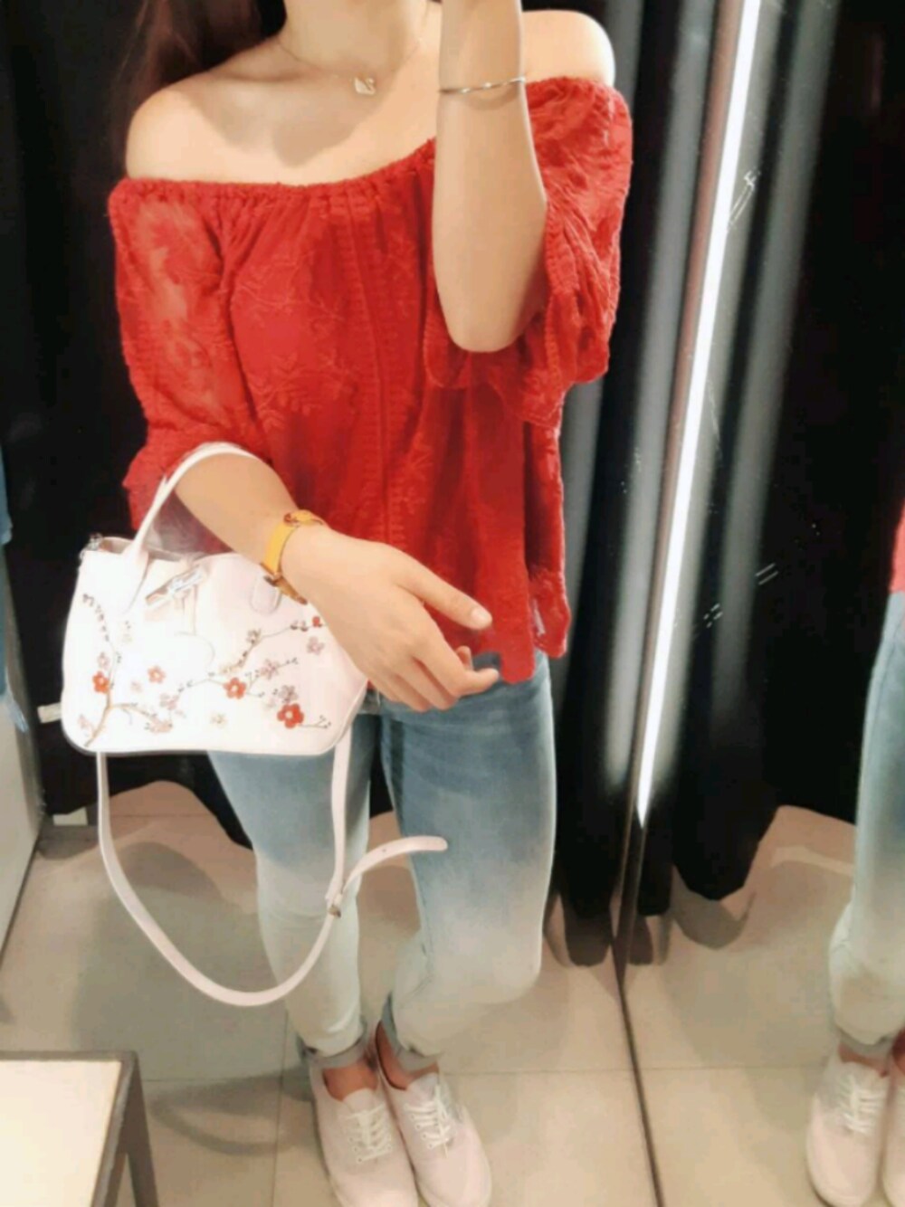 「sakura、lace top、offshoulder」｜「LONGCHAMPのアイテム（バッグ、ピンク系）」を使った、ルビーさん（レディース・158cm）の夏コーディネートの1枚目の写真