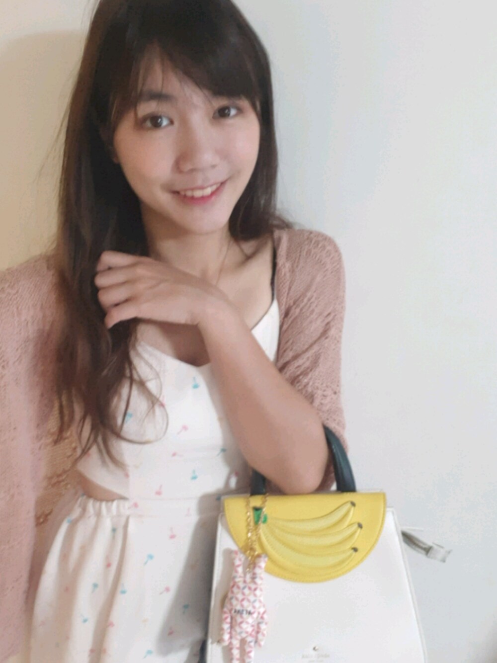 「夏コーデ、白」｜「kate spade new yorkのアイテム（バッグ、ホワイト系）」を使った、ルビーさん（レディース・158cm）の夏コーディネートの1枚目の写真