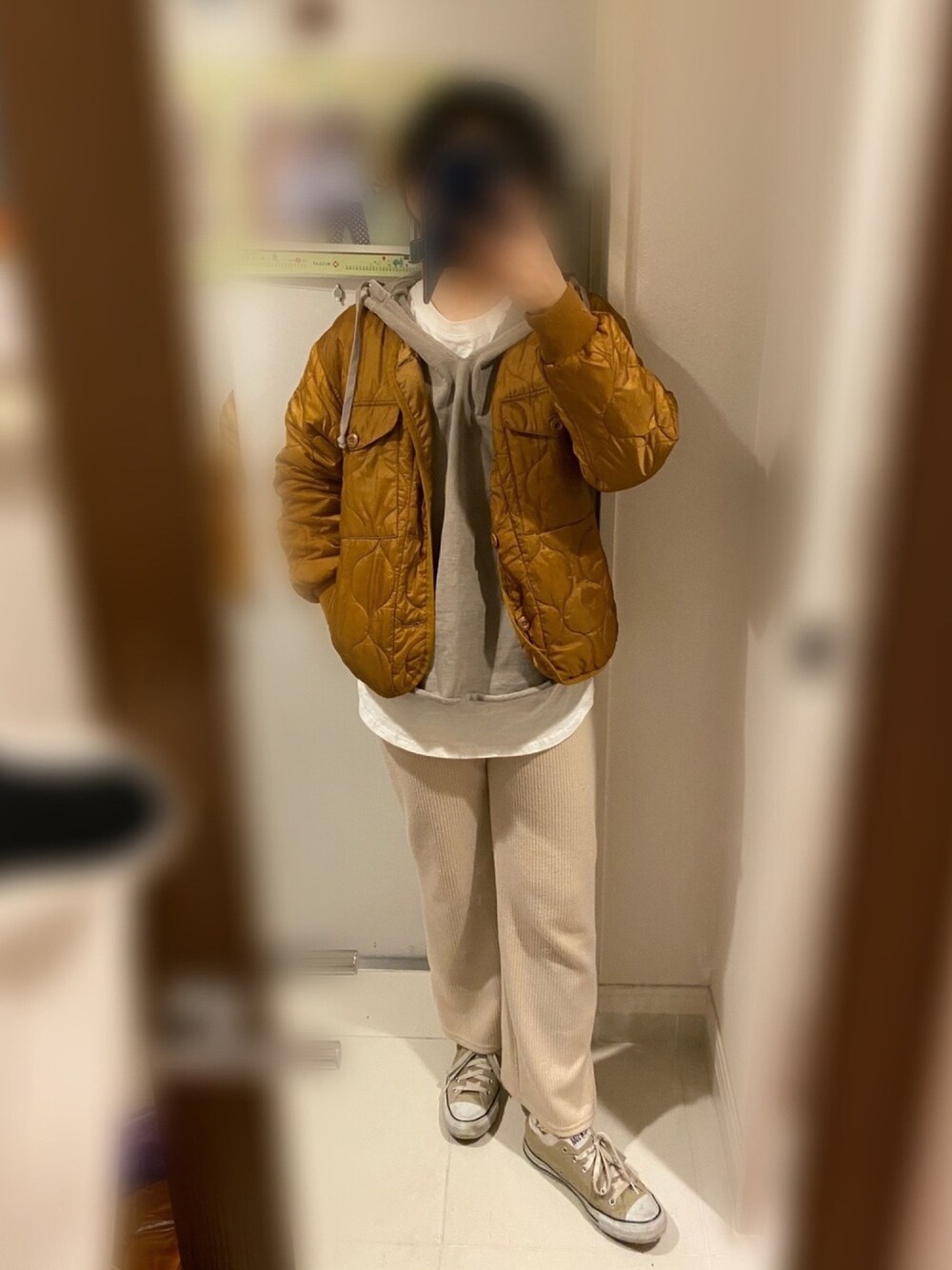 「ベージュ、ベージュコーデ、カジュアルコーデ、ママファッション、ママコーデ、パーカー、リブパンツ、キルティング、キルティングジャケット」｜「cepoのＷポケットキルティングジャケット（ブルゾン、ブラウン系）」を使った、nanairo000716さん（レディース・164cm）の冬コーディネートの1枚目の写真