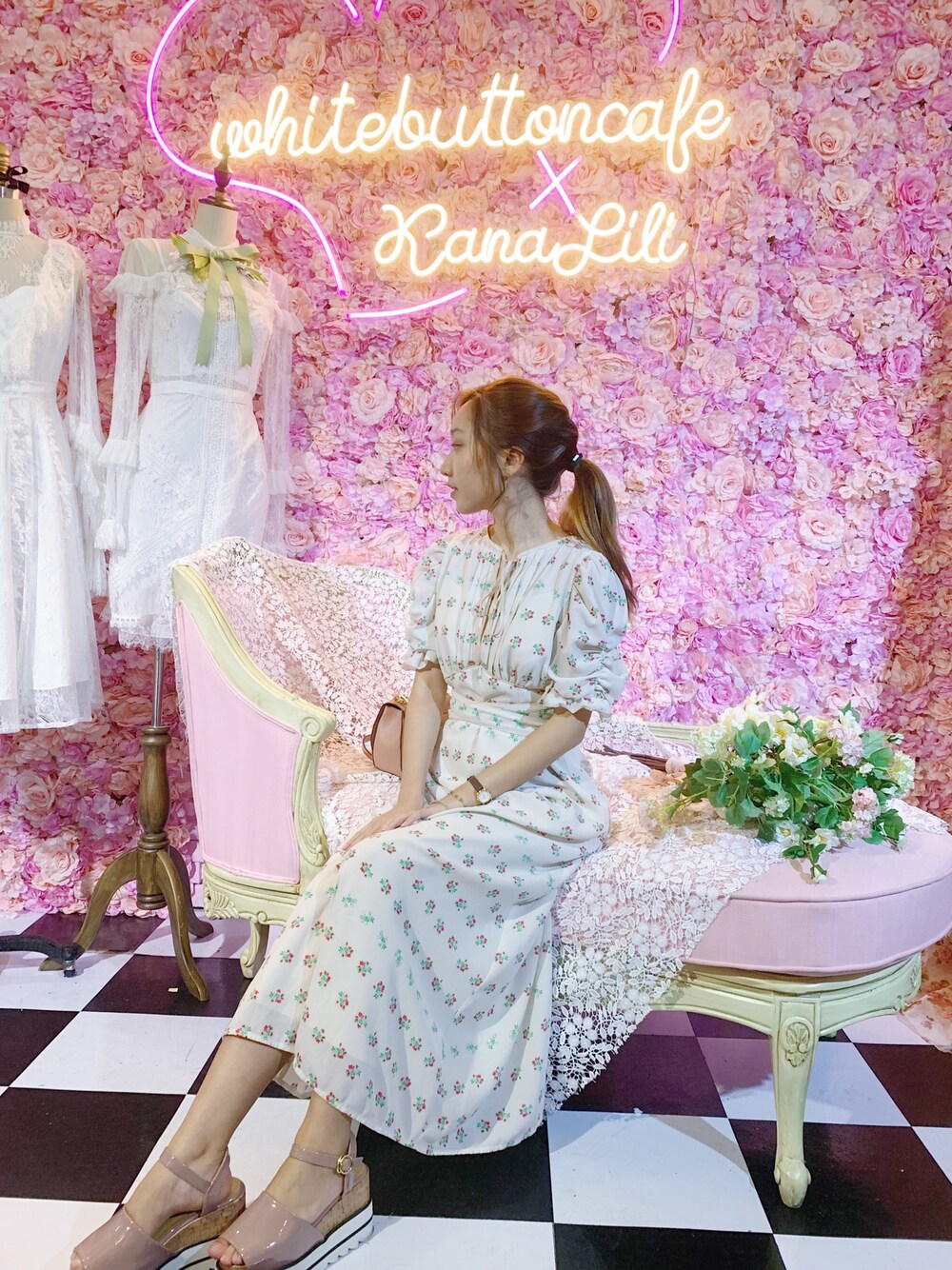 「おしゃれさんと繋がりたい、春コーデ、ガーリー、オトナ女子、低身長、ootd、ワンピース、大学生、花柄」｜「SNIDELのアイテム（ワンピース/ドレス、ホワイト系）」を使った、Sherry Chanさん（レディース・153cm）の春コーディネートの1枚目の写真