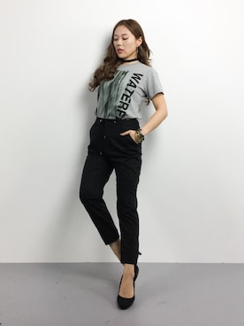 「Johnbull Private labo（ジョンブルプライベートラボ）のアイテム（スラックス）」を使った、黒田デビーさん（レディース・165cm）の冬コーディネート