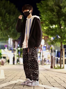 「OFF-WHITE」｜「アイテム（パーカー）」を使った、まことさん（メンズ・172cm）の秋コーディネート