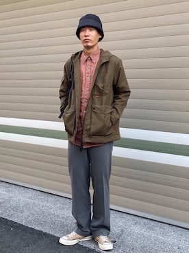 「GOOPiMADE」｜「アイテム（スラックス）」を使った、蘇上鳴さん（メンズ・174cm）の春コーディネート