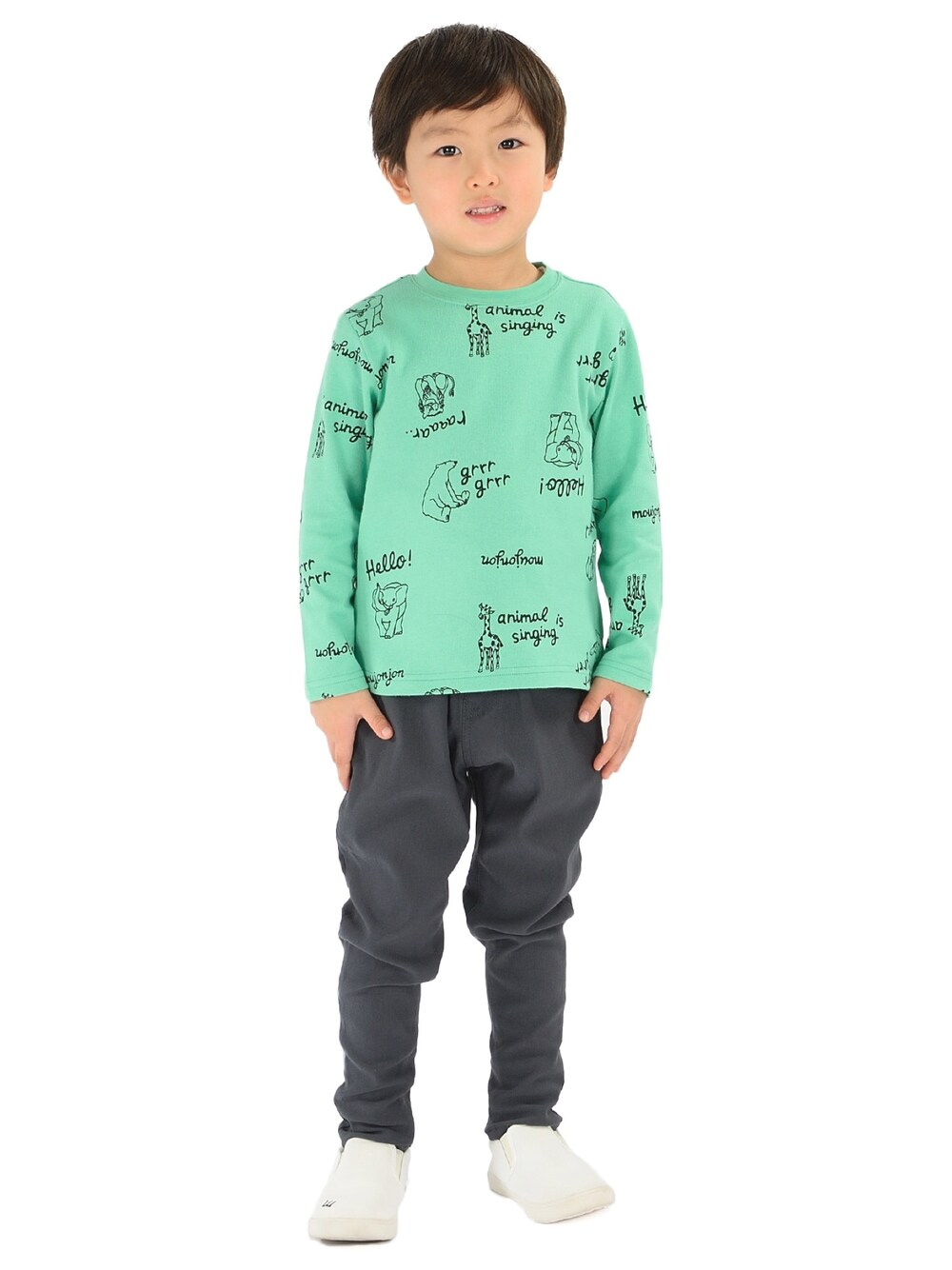 「kids、moujonjon、ムージョンジョン、動物柄、車柄、手描き風、Tシャツ、サルエル風パンツ、ゆったりコーデ、男の子コーデ」｜「Moujonjonのmoujonjon天竺柄込Ｔシャツ（Tシャツ/カットソー、グリーン系）」を使った、mrtk2558さん（キッズ・110cm）の春コーディネートの1枚目の写真