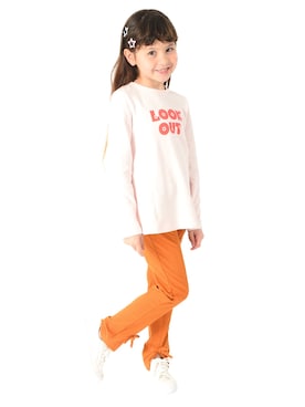 「Moujonjon（ムージョンジョン）の天竺フラワーロゴフレアＴシャツ（Tシャツ/カットソー、ピンク系）」を使った、mrtk2558さん（キッズ）の春コーディネート