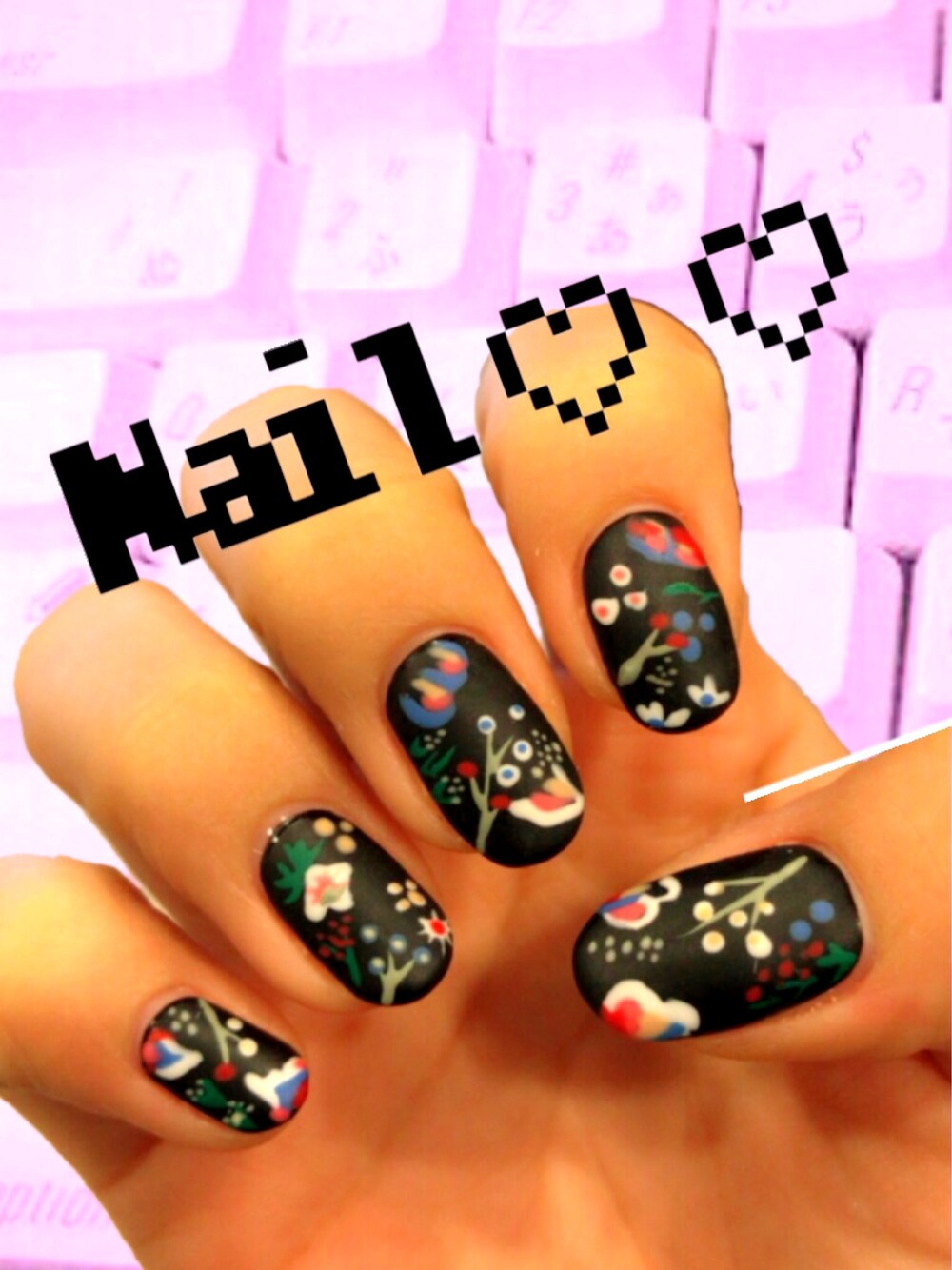 ブラック系のハンドケア/ハンドクリームを着用したレディースの冬コーディネートの1枚目の写真