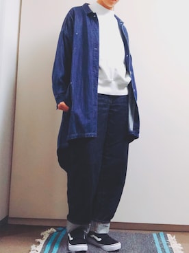 「UNIQLO（ユニクロ）のハイライズワイドストレートジーンズ（デニムパンツ）」を使った、SIONさん（レディース・165cm）の春コーディネート