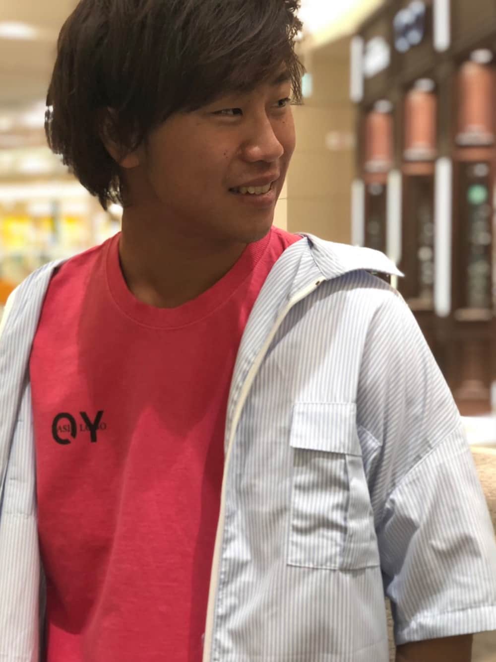 「お洒落さんとつながりたい、韓国ファッション、韓国ブランド、OY、ピンク、ピンクTシャツ、ピグメント、ストライプ、ストライプシャツ、ゆるコーデ」｜「OYのピグメント加工半袖Tシャツ/カットソー（Tシャツ/カットソー、ピンク系）」を使った、ふっくさん（メンズ・173cm）の夏コーディネートの1枚目の写真