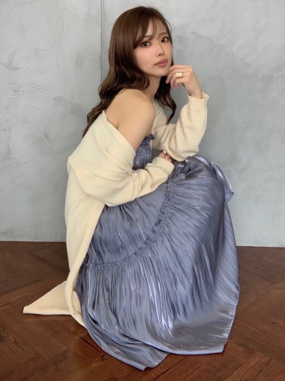 「eimy istoire、ルームウェア、楽チンコーデ、ゆるコーデ、大人女子、おうち時間、おうちファッション、エイミーイストワール」｜「eimy istoireのフォックス混ニットロングカーディガン（カーディガン/ボレロ、ホワイト系）」を使った、eimyistoireさん（レディース・164cm）の冬コーディネートの1枚目の写真
