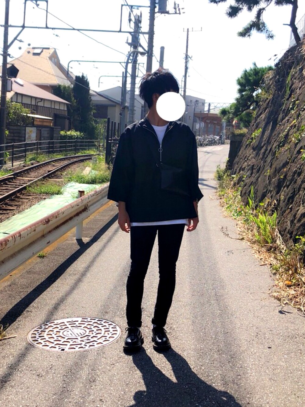 「秋服準備はじめました、シンプル、秋コーデ、おしゃれさんと繋がりたい、ハーフジップ、Dr.Martens、革靴、インスタ映え、RAGEBLUE、モノトーン」｜「RAGEBLUEのハーフZIPシャツ/796614（シャツ/ブラウス、ブラック系）」を使った、ユウシさん（メンズ・170cm）の秋コーディネートの1枚目の写真