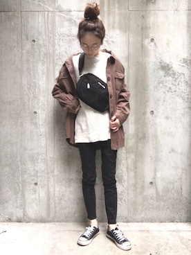 「POLICE（ポリス）の【POLICE】 ポリス JOURNEY ダブルファスナーショルダーバッグ　PLC306（ショルダーバッグ）」を使った、エリーさん（レディース・163cm）の秋コーディネート