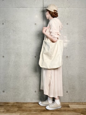 「MAYSON GREY（メイソングレイ）の【socolla】バックプリーツワンピース（ワンピース）」を使った、エリーさん（レディース・163cm）の夏コーディネート