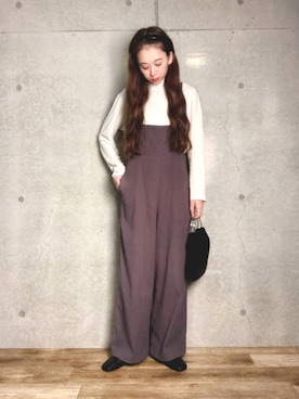 「AULI（アウリィ）のアイテム」を使った、エリーさん（レディース・163cm）の秋コーディネート