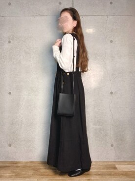 「sakishimatokyo（サキシマトーキョー）のアイテム（ジャンパースカート）」を使った、エリーさん（レディース・163cm）の秋コーディネート