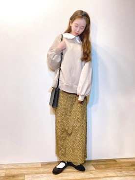 「AmbreNeige」｜「アイテム（スウェット）」を使った、エリーさん（レディース・163cm）の冬コーディネート