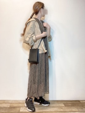 「春めきシューズ」｜「アイテム（ブルゾン）」を使った、エリーさん（レディース・163cm）の春コーディネート