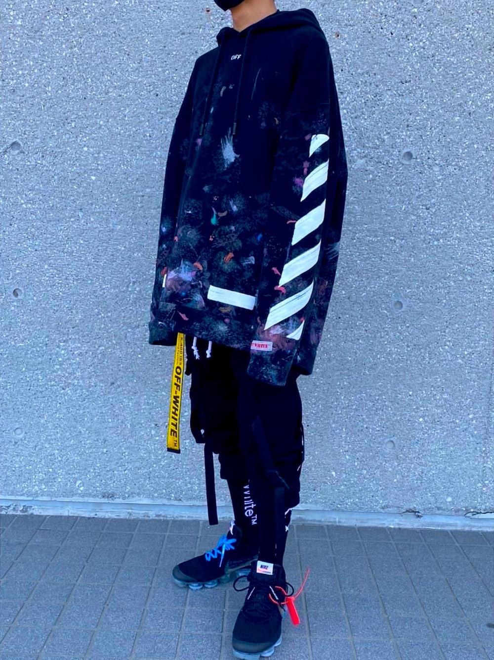 「OFF-WHITE、オフホワイト、NIKE」｜「off whiteのアイテム（パーカー、ブラック系）」を使った、takumaaaaa1228さん（メンズ・165cm）の春コーディネートの1枚目の写真