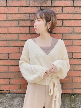 「オフホワイト」｜「アイテム（キャミソール）」を使った、伊織さん（レディース・155cm）の秋コーディネート