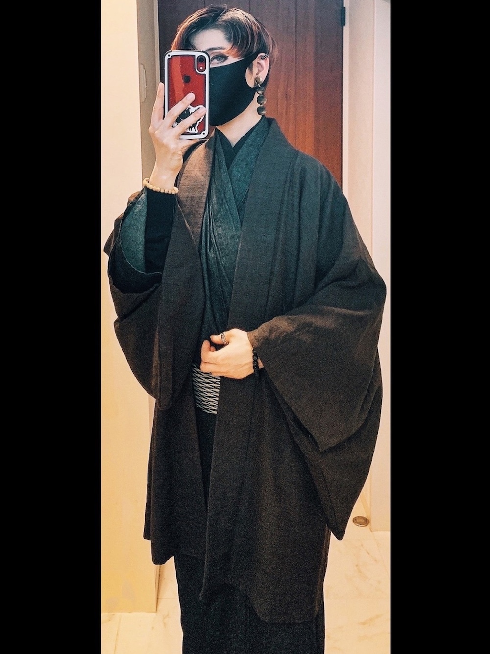 「秋冬コーデ、着物、着物コーデ、和服、和装、メンズライク、和柄、和風、きもの、キレイめ」｜「KYOETSUの「KYOETSU/キョウエツ」着物 デニム 洗える 単衣（着物、ブラック系）」を使った、McGeeさん（レディース・162cm）の冬コーディネートの1枚目の写真