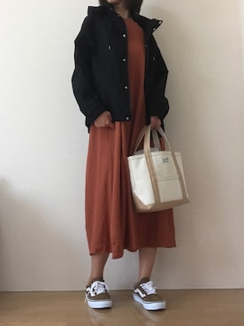 「ブラウン×ブラック」｜「アイテム（マウンテンパーカー）」を使った、kaooooさん（レディース・165cm）の秋コーディネート