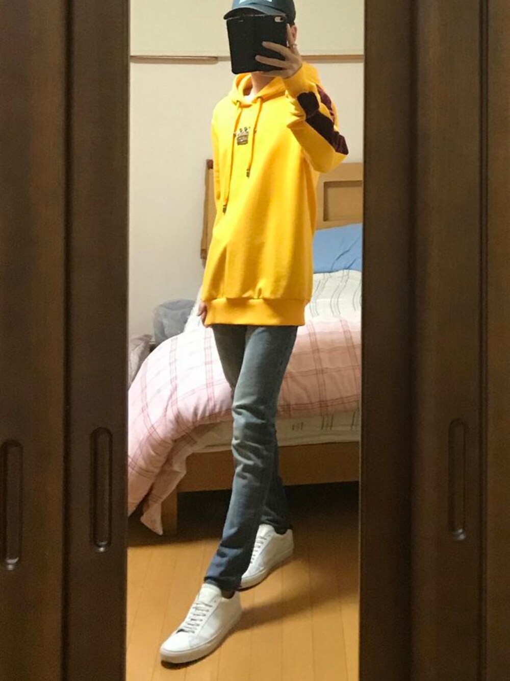 「GIVENCHY、Diesel、Chrome Hearts、DOLCE&GABBANA、BALENCIAGA」｜「DOLCE&GABBANAのDOLCE&GABBANAのパーカー（パーカー、イエロー系）」を使った、卍さん（メンズ・163cm）の冬コーディネートの1枚目の写真