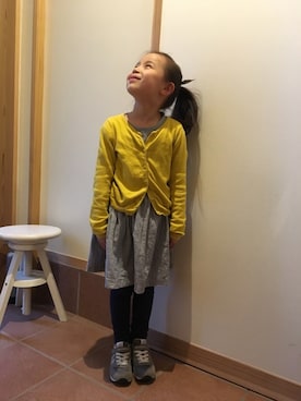 「H&M（エイチ・アンド・エム）のアイテム（カーディガン/ボレロ）」を使った、erinさん（キッズ・110cm）の春コーディネート