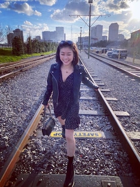 「chic」｜「アイテム（ライダースジャケット）」を使った、Taylor Taiさん（レディース・157cm）の夏コーディネート
