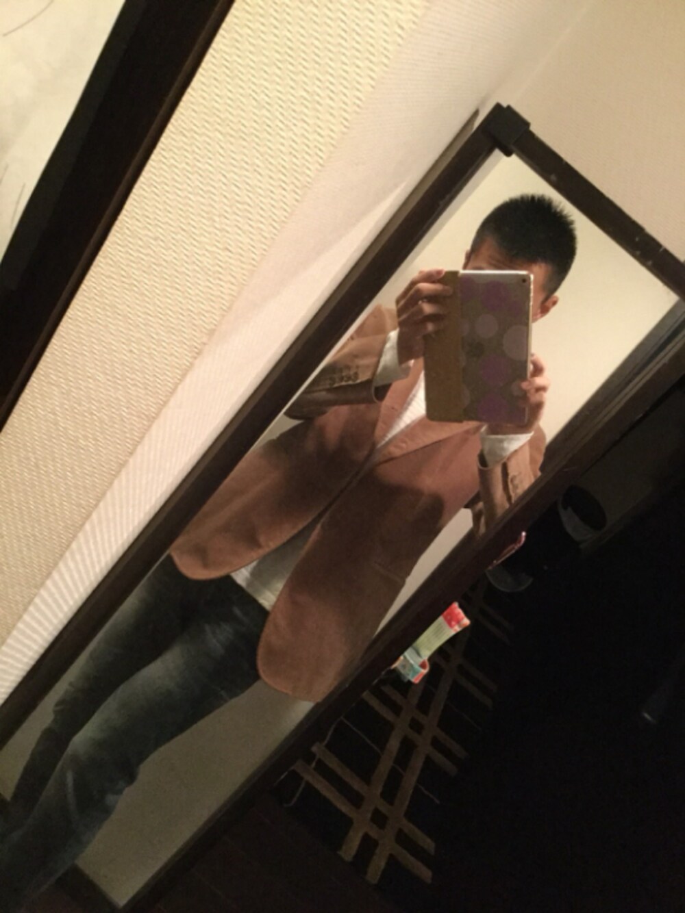 「レイラーのアイテム（テーラードジャケット、ベージュ系）」を使った、キュウリさん（メンズ・175cm）の冬コーディネートの1枚目の写真