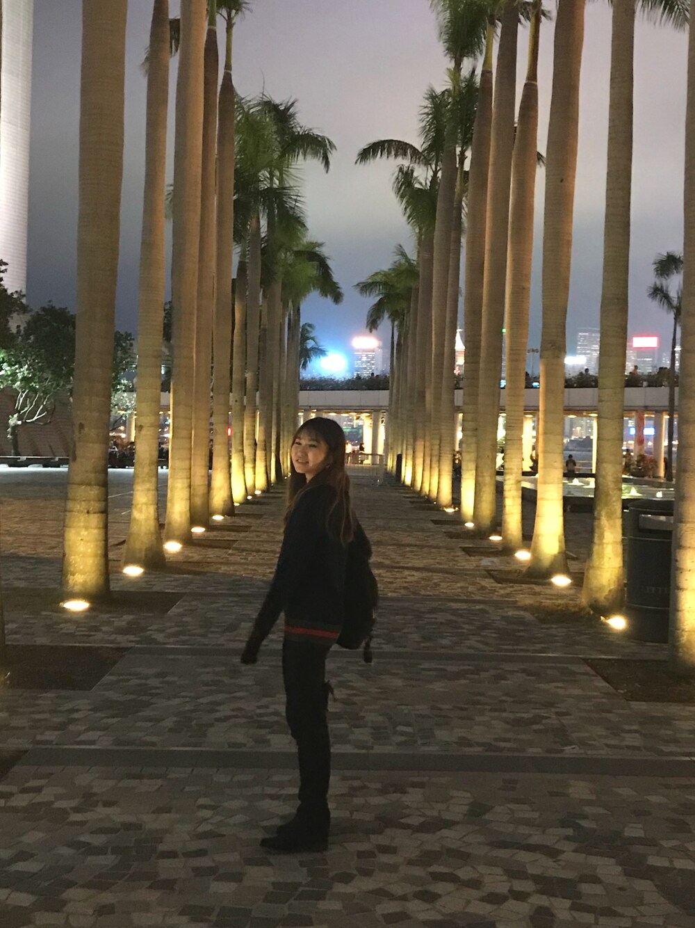 「GUCCIのアイテム（ニット/セーター、ブルー系）」を使った、OHYUNTINGさん（レディース・154cm）の秋コーディネートの1枚目の写真