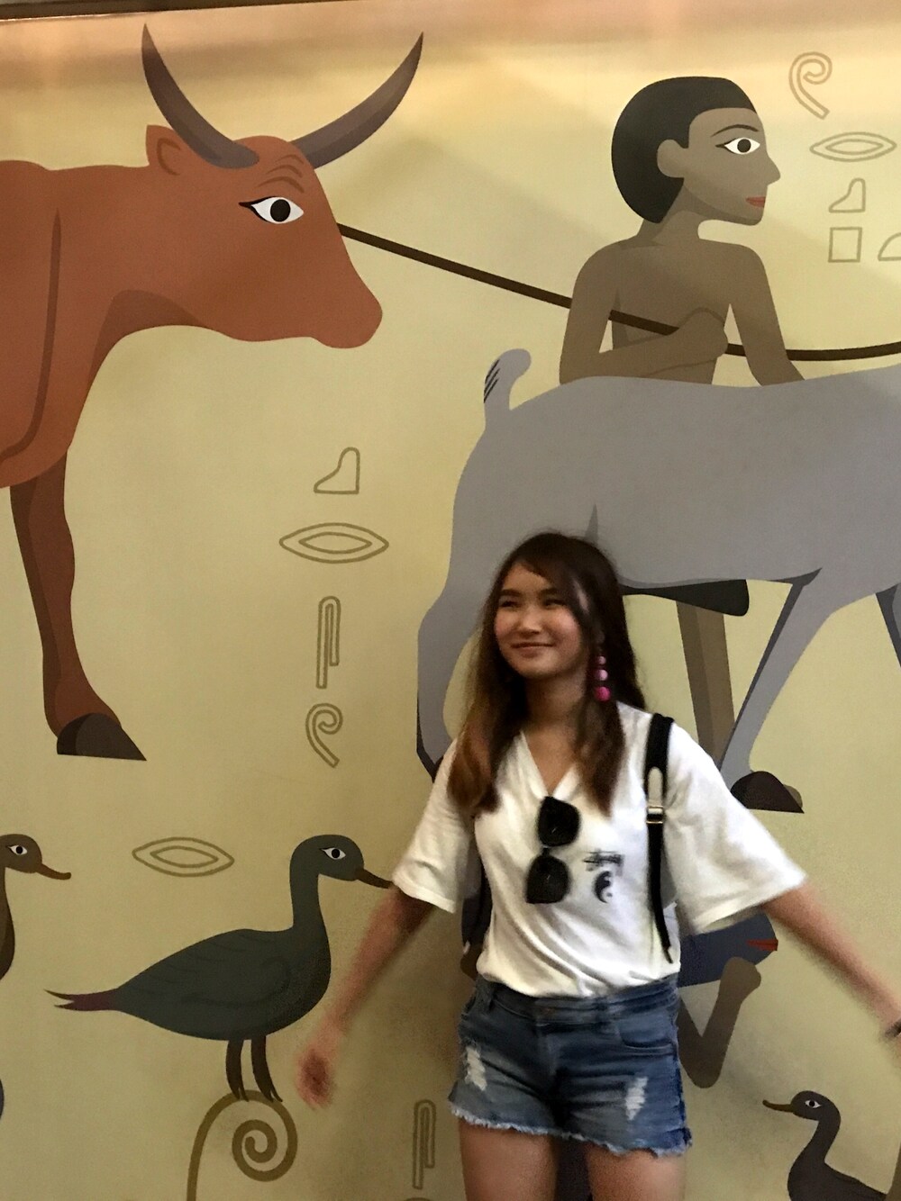 「causal、summer」｜「STUSSYのアイテム（Tシャツ/カットソー、ホワイト系）」を使った、OHYUNTINGさん（レディース・154cm）の秋コーディネートの1枚目の写真