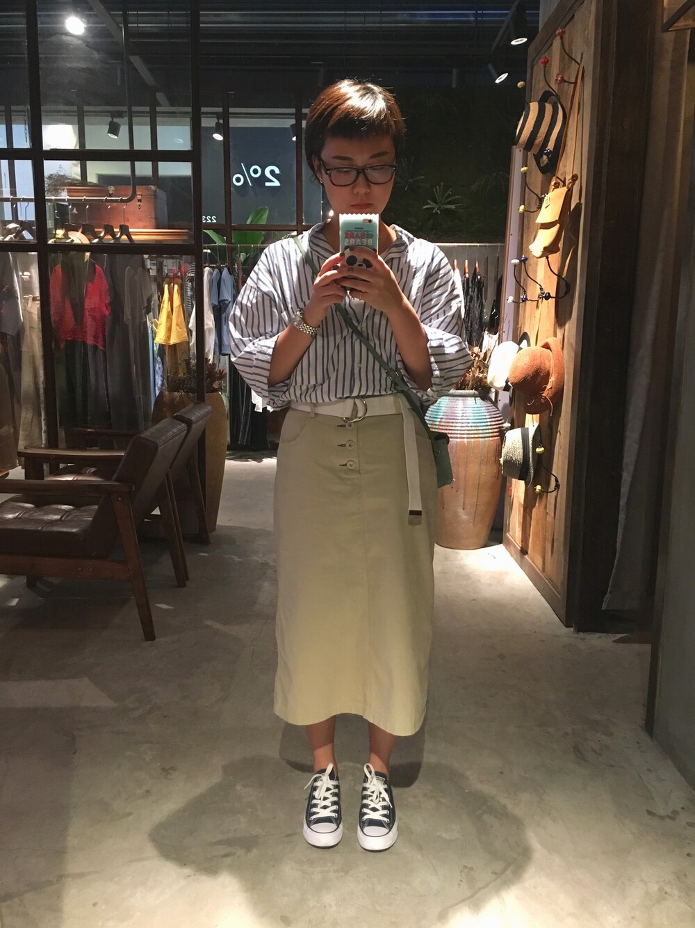 「VINTAGEのアイテム（スカート、ベージュ系）」を使った、Niiikiiiさん（レディース・164cm）の春コーディネートの1枚目の写真