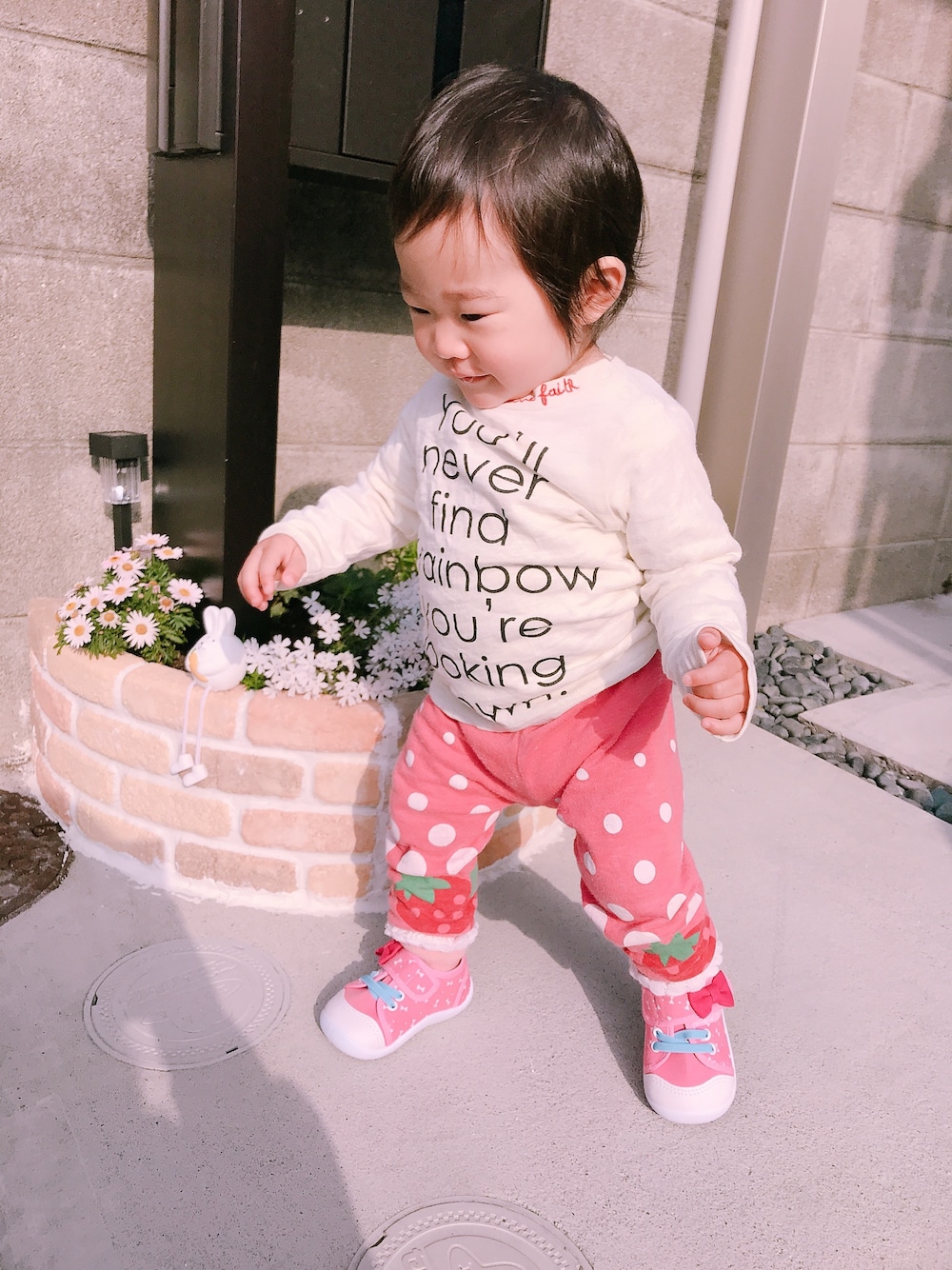 「保育園、保育園コーデ、女の子コーデ、ベビーコーデ、1歳1ヶ月、初登園」｜「BREEZEのアイテム（Tシャツ/カットソー、ベージュ系）」を使った、Hinano❁さん（キッズ・70cm）の春コーディネートの1枚目の写真