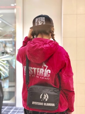 「HYSTERIC GLAMOUR（ヒステリックグラマー）のHYS WHISKY柄 刺繍キャップ（キャップ）」を使った、NAGISAさん（レディース・160cm）の冬コーディネート