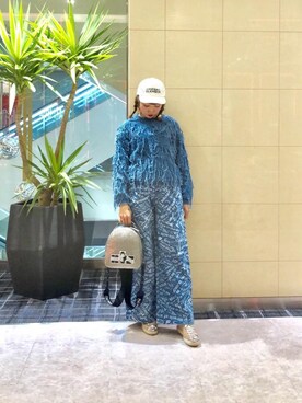 「アイテム（バックパック/リュック、シルバー系）」を使った、NAGISAさん（レディース・160cm）の冬コーディネート