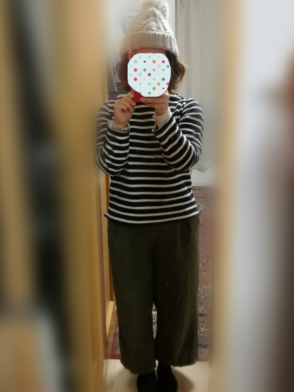 「ボーダートップス、ゆるゆる」｜「UNIQLOのWOMEN ボーダーボートネックT（長袖）A（Tシャツ/カットソー、ホワイト系）」を使った、もなかぁさん（レディース・151cm）の冬コーディネートの1枚目の写真