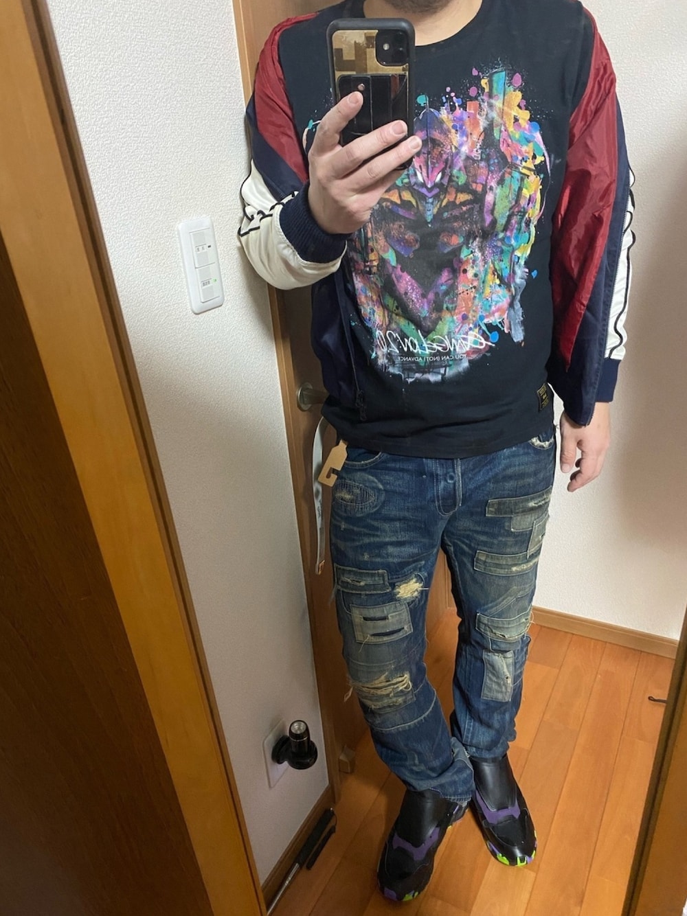 「エヴァンゲリオン、スカジャン、Tシャツ、スニーカー、デニムパンツ、いいね、save、フォローお願いします🤑、フォローミー、お洒落さんとつながりたい、春アウター、春めきシューズ」｜「glambのEvangelion Unit-01 T / エヴァンゲリオンユニットゼロワンT（Tシャツ/カットソー、ブラック系）」を使った、flocon de neige(ZOZOブランド化2021プロフ応援お願いします）さん（メンズ・177cm）の春コーディネートの1枚目の写真