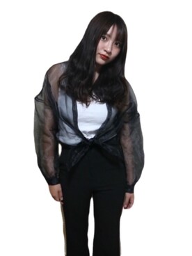 「UNE MANSION（ユヌマンション）のアイテム（スラックス、ブラック系）」を使った、𝒶𝓂𝒾さん（レディース）の春コーディネート