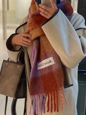 「Acne Studios（アクネストゥディオズ）のアイテム（マフラー、その他）」を使った、𝒶𝓂𝒾さん（レディース）の春コーディネート
