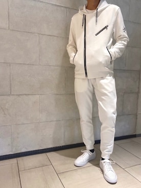 「オールホワイト」｜「アイテム（ブルゾン）」を使った、tさん（メンズ・176cm）の春コーディネート