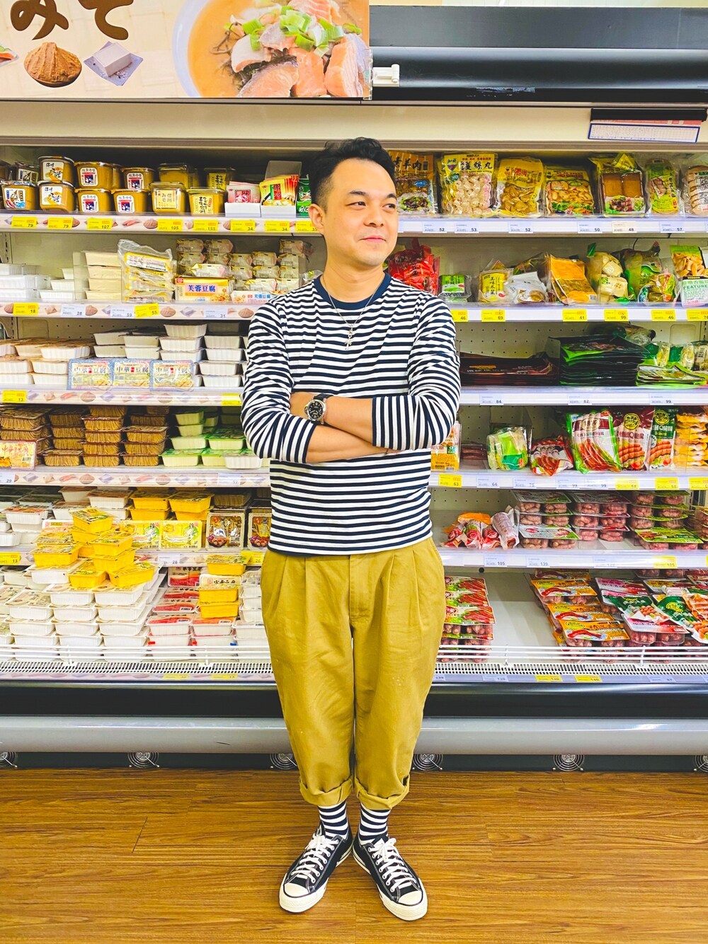 「ootd、街頭穿搭、球鞋、休閒、converse、MUJI、PANERAI、Chrome Hearts、黑白搭配、smile」｜「無印良品のアイテム（その他トップス、ブラック系）」を使った、junjunjun520さん（メンズ・172cm）の春コーディネートの1枚目の写真