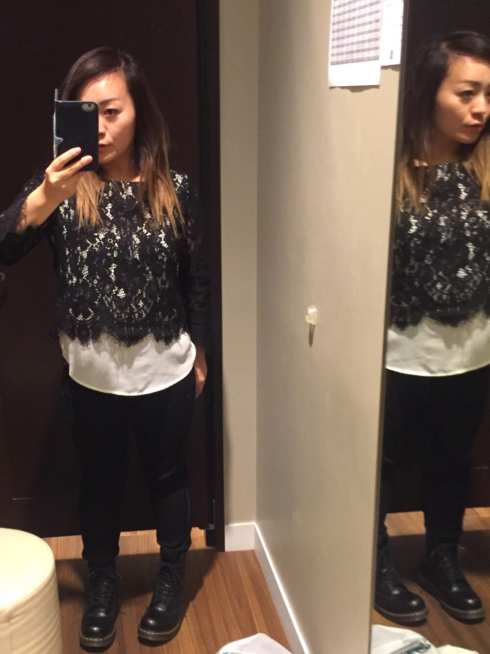 「大人カジュアル、BANANAREPUBLIC 、スキニーデニム、ドクターマーチン、レーストップス、試着室にて、即買い、Dr.Martens、セールで買いました、しまむら」｜「Banana Republicのアイテム（トップス、ブラック系）」を使った、yuki@japanさん（レディース・154cm）の冬コーディネートの1枚目の写真