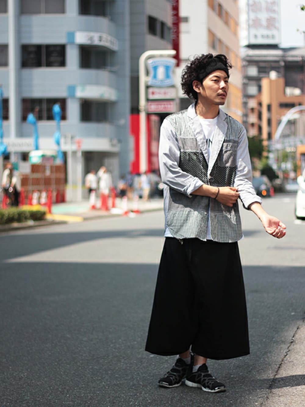 「NIKE、 ヘアバンド、ganryu、Tremolo、iCON.、誰かの真似スタイル、 誰かの真似はしたくないスタイル、ドラフトナイキ、ナイキ」｜「GANRYUのブラウス（シャツ/ブラウス、ブラック系）」を使った、YUSUKE_WAKAMORIさん（メンズ・178cm）の夏コーディネートの1枚目の写真