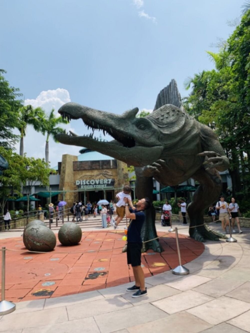 「ラコステ(LACOSTE)」｜「LACOSTEのアイテム（ポロシャツ、ブルー系）」を使った、tpjoeさん（メンズ・170cm）の秋コーディネートの1枚目の写真