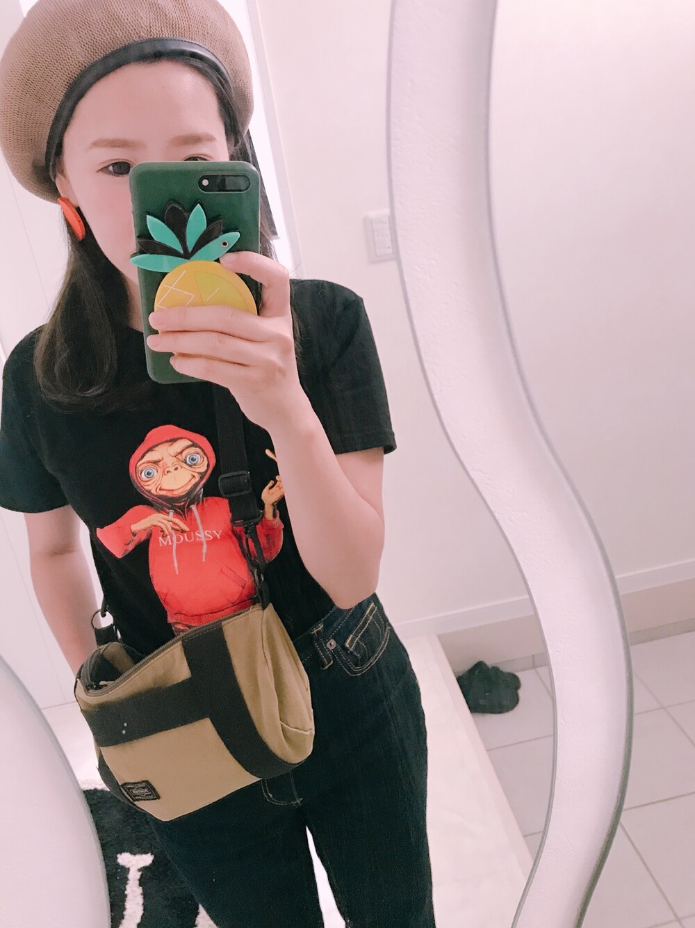 「MOUSSYのアイテム（Tシャツ/カットソー、ブラック系）」を使った、 T7ekoさん（レディース・156cm）の夏コーディネートの1枚目の写真