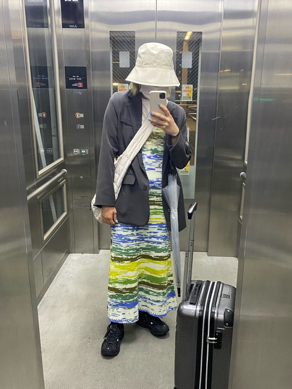 「ootd、korea、韓国ファッション、今日のコーデ、休日スタイル、春コーデ、キャミワンピ、ジャケット、レイヤードスタイル、バケットハット」｜「ZARAのアイテム（ワンピース、その他）」を使った、Hlさん（レディース・161cm）の春コーディネートの1枚目の写真