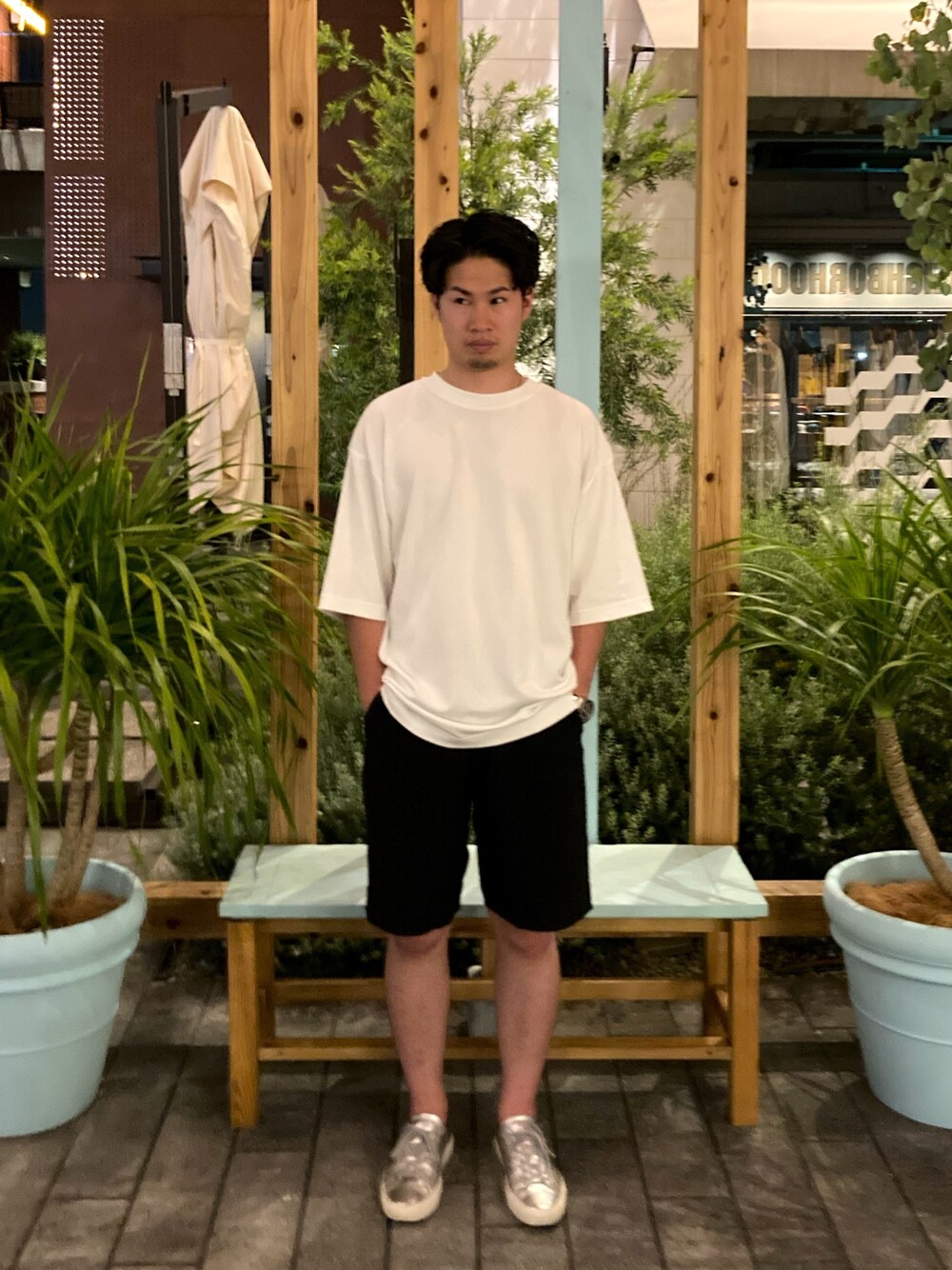 「休日スタイル、ユニクロ、夏コーデ」｜「UNIQLOのエアリズムコットンオーバーサイズTシャツ（5分袖）（Tシャツ/カットソー、ホワイト系）」を使った、RYONさん（メンズ・168cm）の夏コーディネートの1枚目の写真